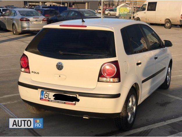 Alb Utilizat 2009 VW Polo Hatchback | 3.999 EUR (Scump) - Imagine 1/4