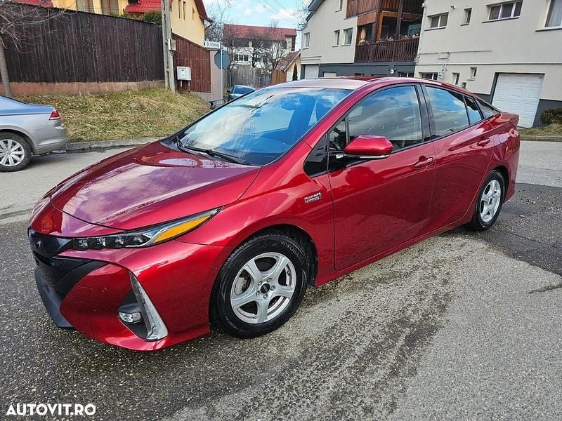 Second-hand Toyota Prius Life 136 CP (100 kW) 2018 Culoarerosu Hatchback
