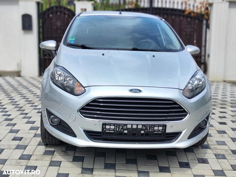 Gri Utilizat 2014 Ford Fiesta Active Hatchback | 5.790 EUR (Preț OK) - Imagine 1/4