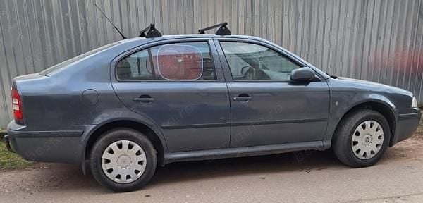 Gri Utilizat 2009 Skoda Octavia Tour Berlinǎ | 6.000 EUR (Scump) - Imagine 1/4