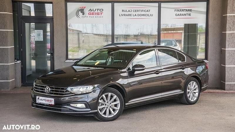 Maro Utilizat 2019 VW Passat Highline Berlinǎ | 18.490 EUR (Scump) - Imagine 1/4