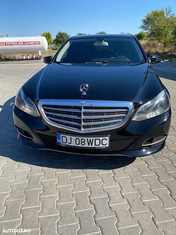 Second-hand Mercedes E200 136 CP (100 kW) 2016 Culoarenegru Hatchback
