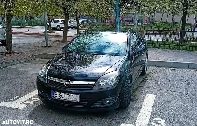 Culoarenegru Utilizat 2008 Opel Astra GTC Cosmo Coupe | 3.300 EUR - Imagine 1/4