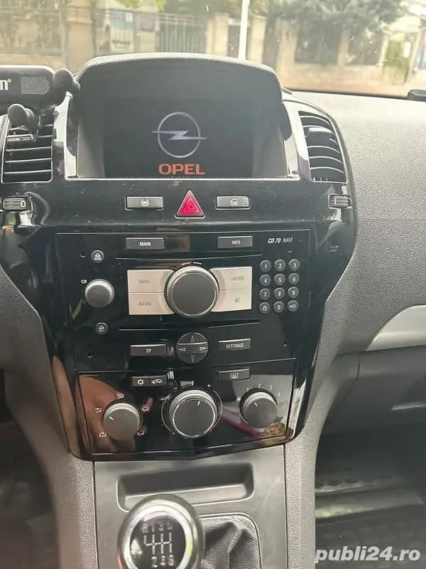 Utilizat 2010 Opel Zafira Monovolum | 3.000 EUR (Preț OK) - Imagine 1/4