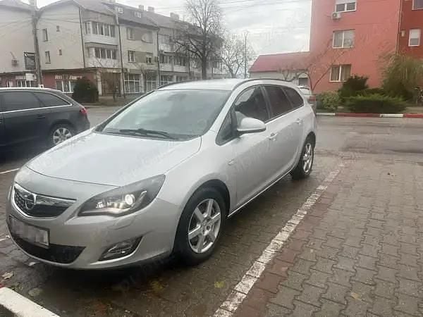 Gri Utilizat 2011 Opel Astra Break | 4.200 EUR (Preț OK) - Imagine 1/4