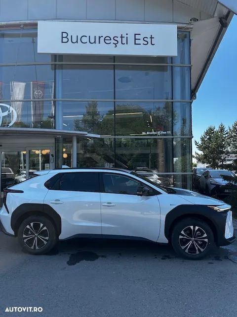 Alb Nouă 2024 Toyota bZ4X SUV | 46.222 EUR (Scump) - Imagine 1/4