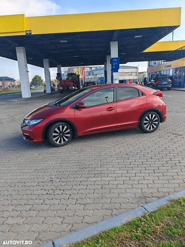 Culoarerosu Utilizat 2014 Honda Civic Comfort Hatchback | 6.700 EUR (Preț OK) - Imagine 1/4