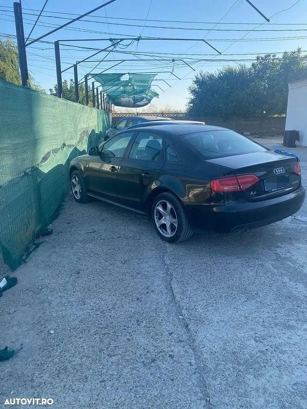 Culoarenegru Utilizat 2009 Audi A4 Berlinǎ | 4.650 EUR (Super Preț) - Imagine 1/4