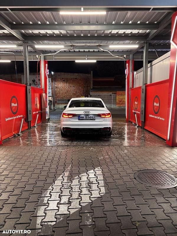 Second-hand Audi A4 S-Line 136 CP (100 kW) 2020 Culoarealb Berlinǎ