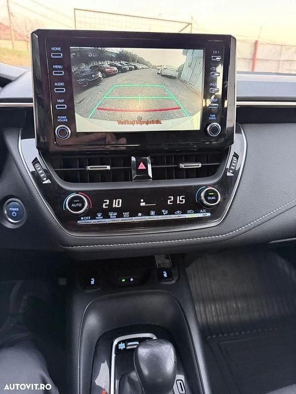 Second-hand Toyota Corolla Business Edition 122 CP (89 kW) 2019 Culoarealb Hatchback