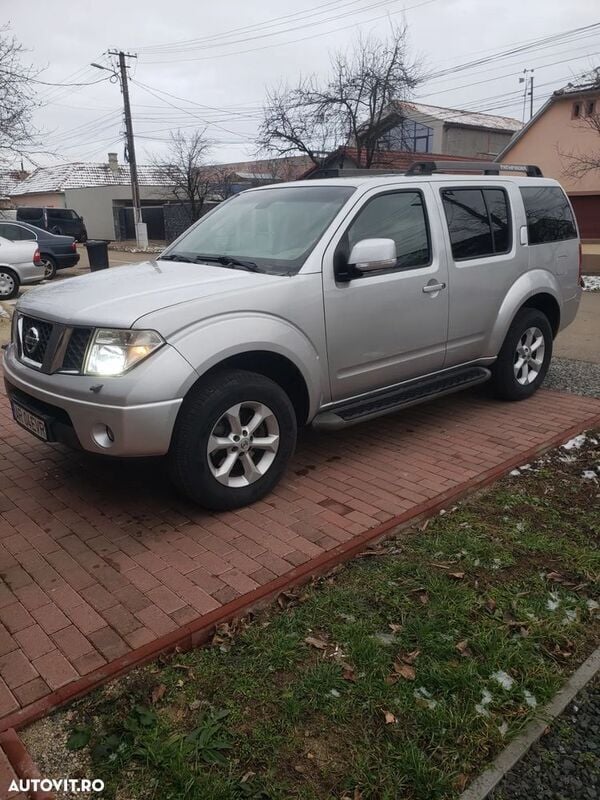 Argint Utilizat 2009 Nissan Pathfinder SUV | 8.950 EUR (Preț OK) - Imagine 1/4