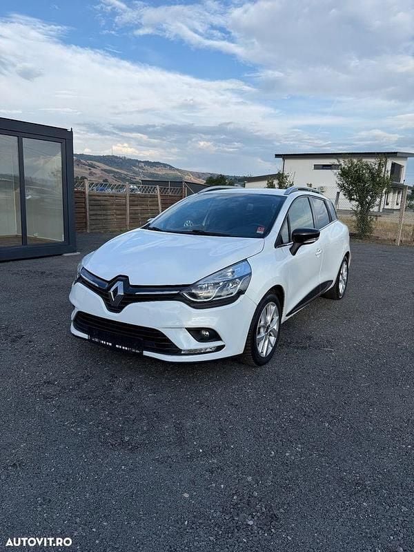 Alb Utilizat 2020 Renault Clio GrandTour LIMITED Break | 6.900 EUR (Preț OK) - Imagine 1/4