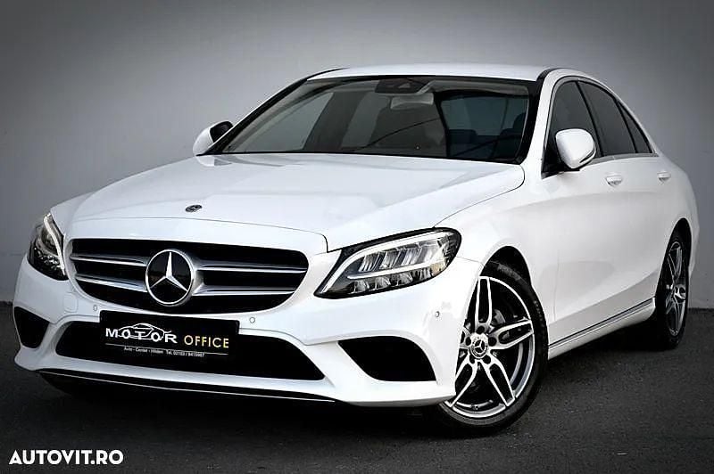 Culoarealb Utilizat 2018 Mercedes C200 AMG line Berlinǎ | 19.990 EUR (Preț bun) - Imagine 1/4