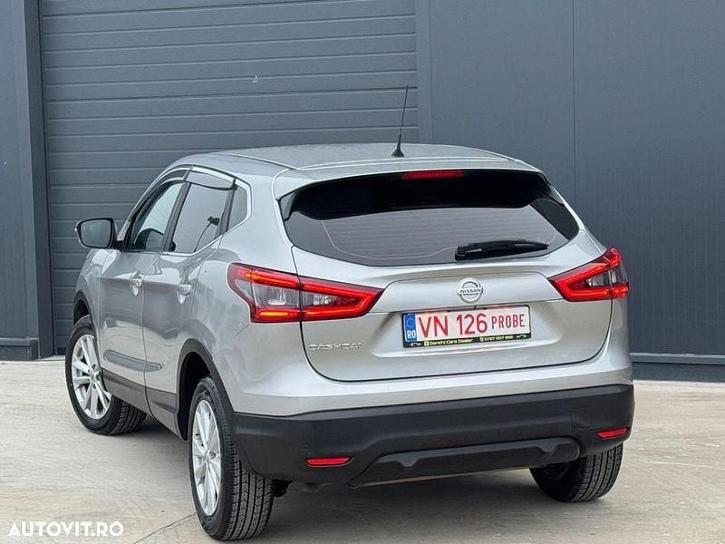 Second-hand Nissan Qashqai 110 CP (80 kW) 2017 Culoareargint SUV