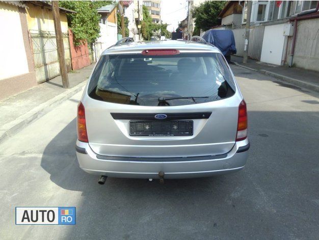 Second-hand Ford Focus 100 CP (73 kW) 2002 Argintiu Break