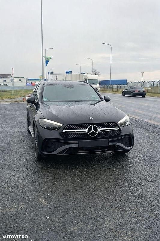 Culoaregri Second-hand 2023 Mercedes GLC220 AMG line SUV | 46.000 EUR (Super Preț) - Imagine 1/4