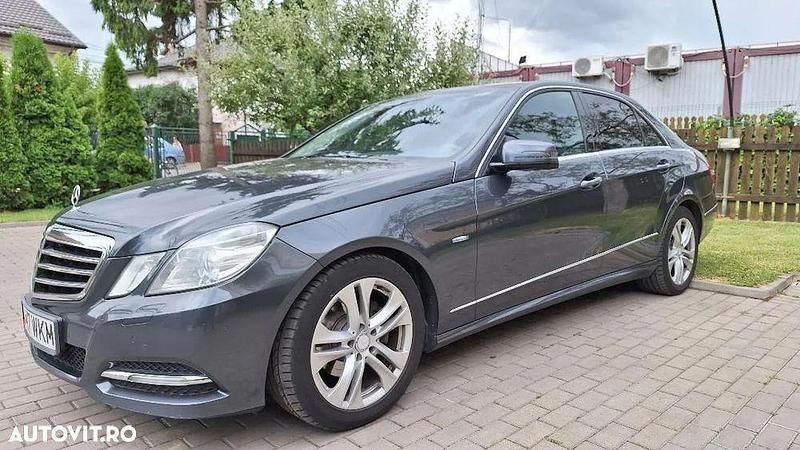 Gri Utilizat 2010 Mercedes E220 Avantgarde Berlinǎ | 9.900 EUR (Puțin scump) - Imagine 1/4