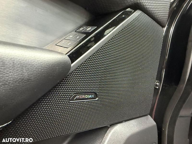 Second-hand Land Rover Range Rover Velar R-Dynamic 240 CP (176 kW) 2020 Negru SUV