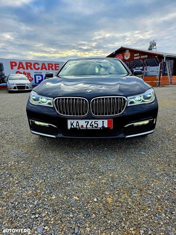 Culoarenegru Utilizat 2018 BMW 730 Sport Line Berlinǎ | 21.999 EUR - Imagine 1/4