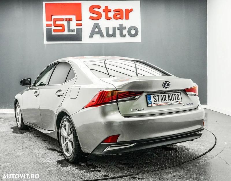 Second-hand Lexus IS300h Executive Line 223 CP (164 kW) 2018 Culoareargint Berlinǎ
