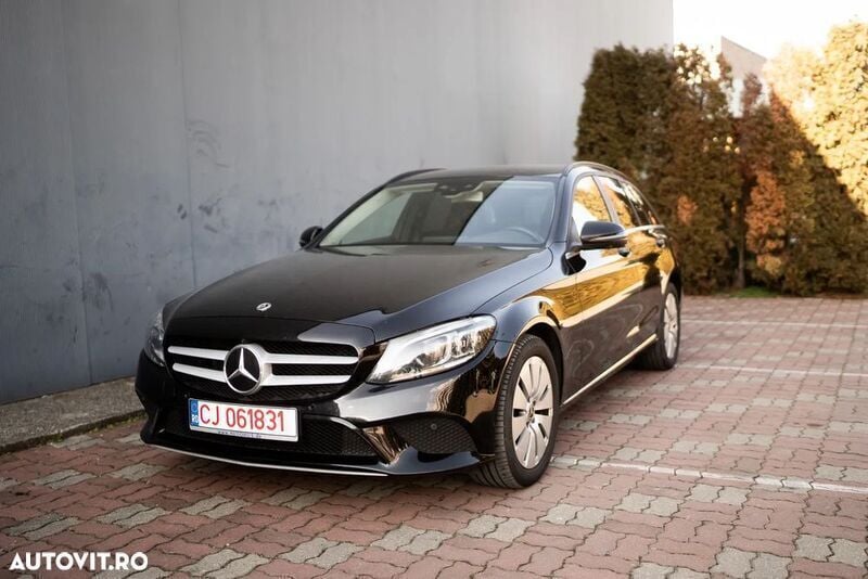 Negru Utilizat 2020 Mercedes C220 Avantgarde Break | 17.900 EUR (Super Preț) - Imagine 1/4