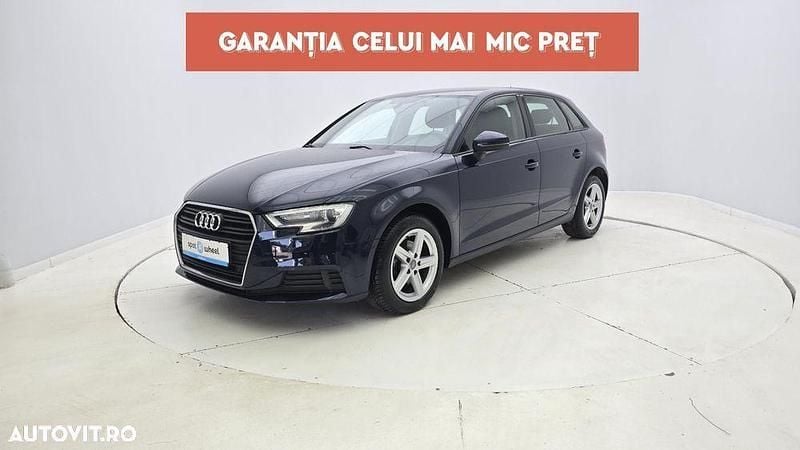 Argint Utilizat 2017 Audi A3 Sportback Hatchback | 11.950 EUR (Preț OK) - Imagine 1/4