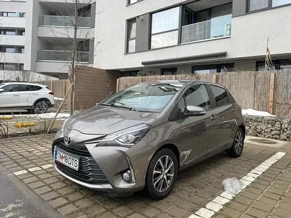 Second-hand 2020 Toyota Yaris Hatchback | 13.900 EUR (Preț bun) - Imagine 1/4