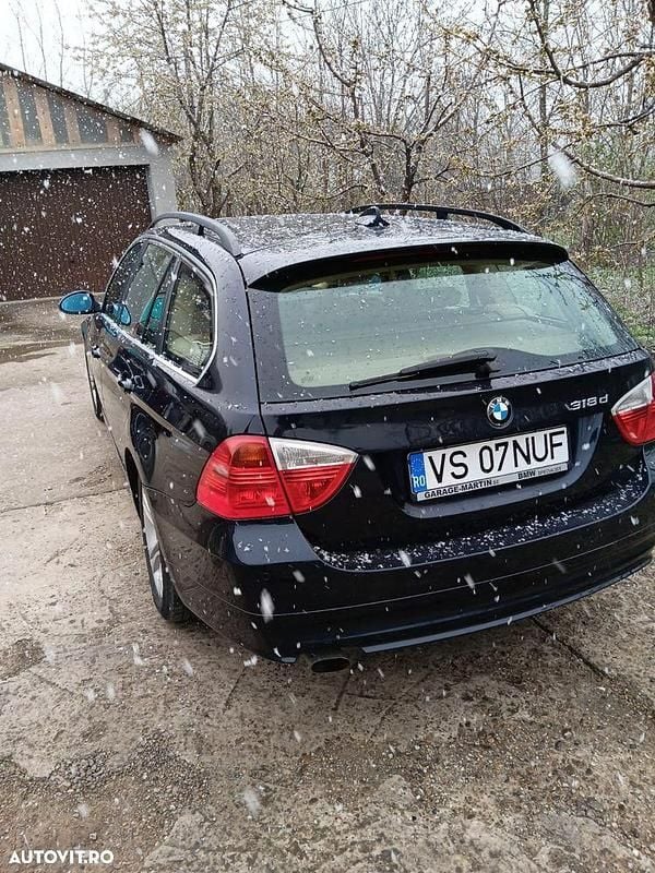 Culoarenegru Utilizat 2008 BMW 318 Break | 3.600 EUR (Preț bun) - Imagine 1/4