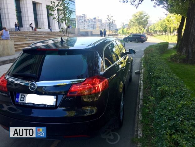 Second-hand Opel Insignia 160 CP (117 kW) 2012 Negru Break