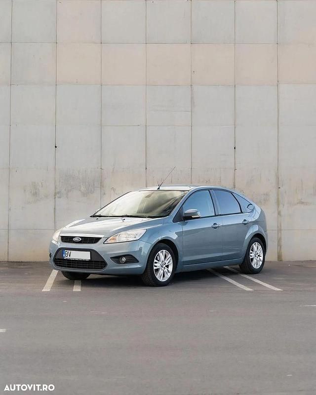 Culoarealbastru Utilizat 2009 Ford Focus Trend Hatchback | 2.999 EUR (Puțin scump) - Imagine 1/4