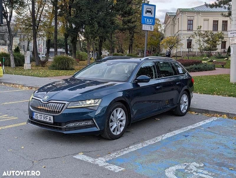 Culoarealbastru Second-hand 2022 Skoda Superb Break | 18.150 EUR (Super Preț) - Imagine 1/4