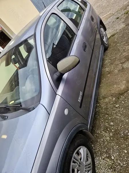 Second-hand Opel Corsa 70 CP (51 kW) 2003 Berlinǎ