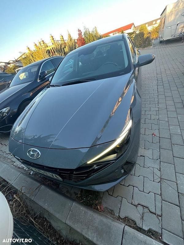 Second-hand Hyundai Elantra 123 CP (90 kW) 2021 Culoaregri Berlinǎ