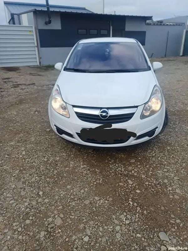 Alb Utilizat 2011 Opel Corsa Hatchback | 2.950 EUR (Preț OK) - Imagine 1/4