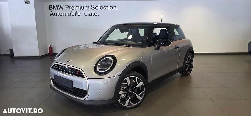 Gri Nouă 2024 Mini Cooper S Favoured Hatchback | 31.287 EUR (Preț OK) - Imagine 1/4
