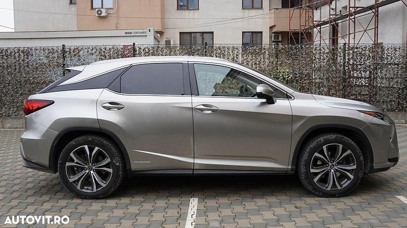 Second-hand Lexus RX450h Luxury Line 313 CP (230 kW) 2018 Culoaregri SUV
