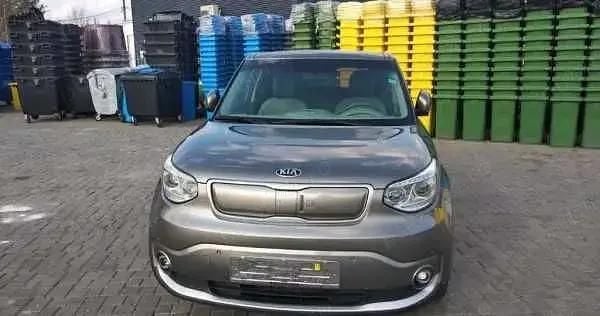 Gri Second-hand 2018 Kia Soul EV SUV | 5.500 EUR - Imagine 1/4
