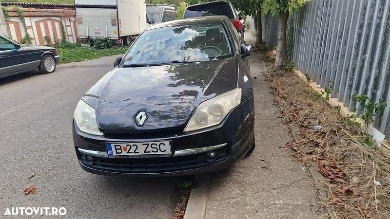 Culoarenegru Utilizat 2010 Renault Laguna III Hatchback | 3.490 EUR (Preț bun) - Imagine 1/4