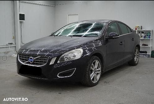 Second-hand Volvo S60 Standard 115 CP (84 kW) 2014 Culoarenegru Berlinǎ