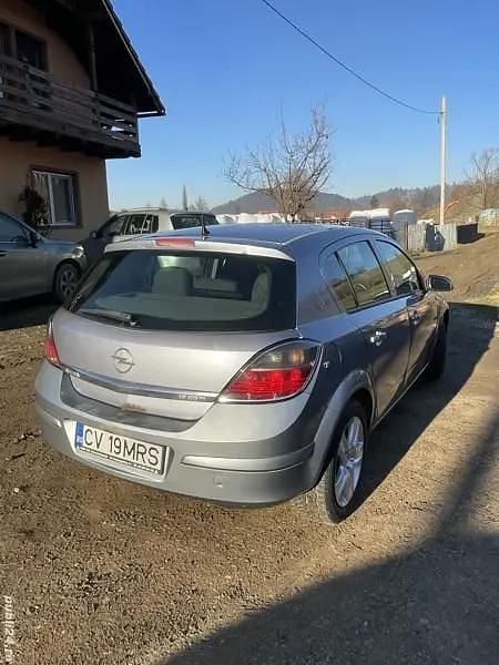 Second-hand Opel Astra 90 CP (66 kW) 2009 Berlinǎ
