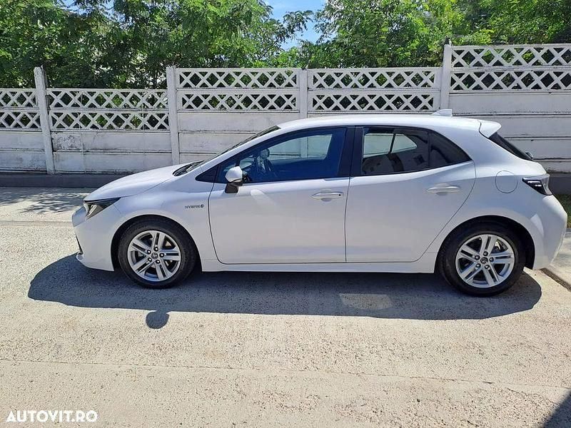 Culoarealb Utilizat 2020 Toyota Corolla Business Edition Berlinǎ | 15.300 EUR (Puțin scump) - Imagine 1/4