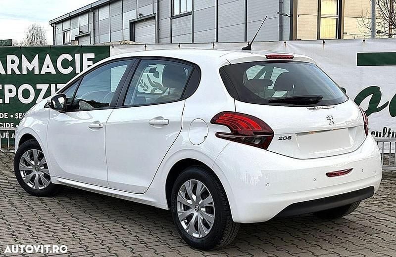 Second-hand Peugeot 208 Style 83 CP (61 kW) 2019 Culoarealb Hatchback
