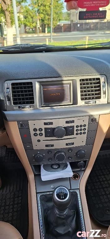 Second-hand Opel Vectra 122 CP (89 kW) 2006 Gri Berlinǎ