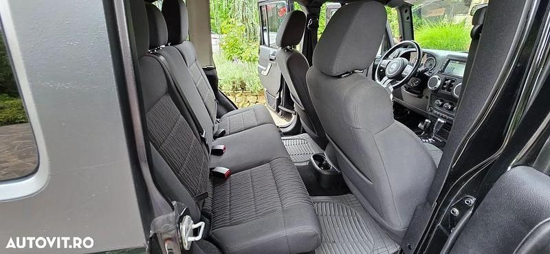 Second-hand Jeep Wrangler Unlimited Rubicon 200 CP (147 kW) 2012 Culoarenegru SUV