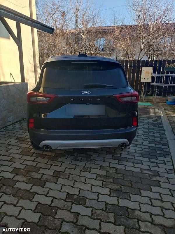 Second-hand Ford Kuga Titanium 186 CP (136 kW) 2024 Culoarenegru SUV