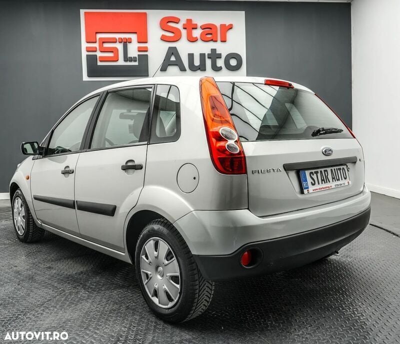 Second-hand Ford Fiesta Titanium 68 CP (50 kW) 2008 Gri Hatchback