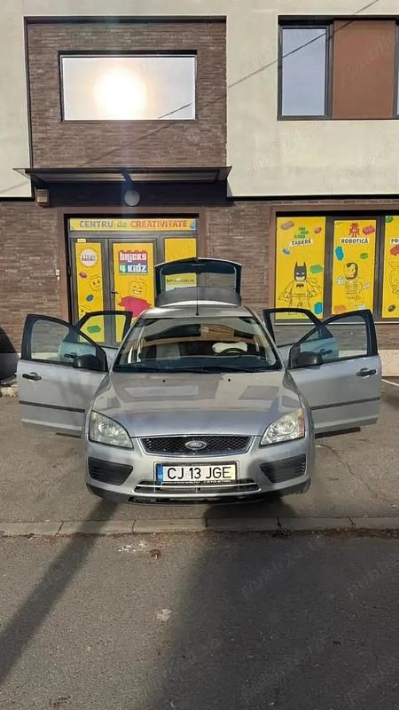 Gri Second-hand 2006 Ford Focus Hatchback | 1.500 EUR (Preț OK) - Imagine 1/4