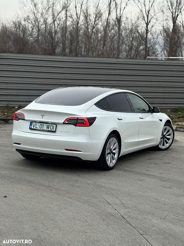 Second-hand Tesla Model 3 365 kW (497 CP) 2021 Culoarealb Berlinǎ