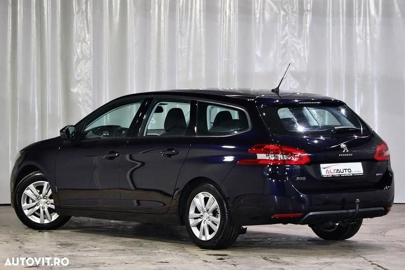 Second-hand Peugeot 308 Active 120 CP (88 kW) 2015 Culoarealbastru Break