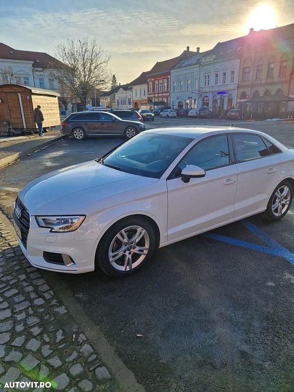 Second-hand Audi A3 150 CP (110 kW) 2020 Culoarealb Berlinǎ